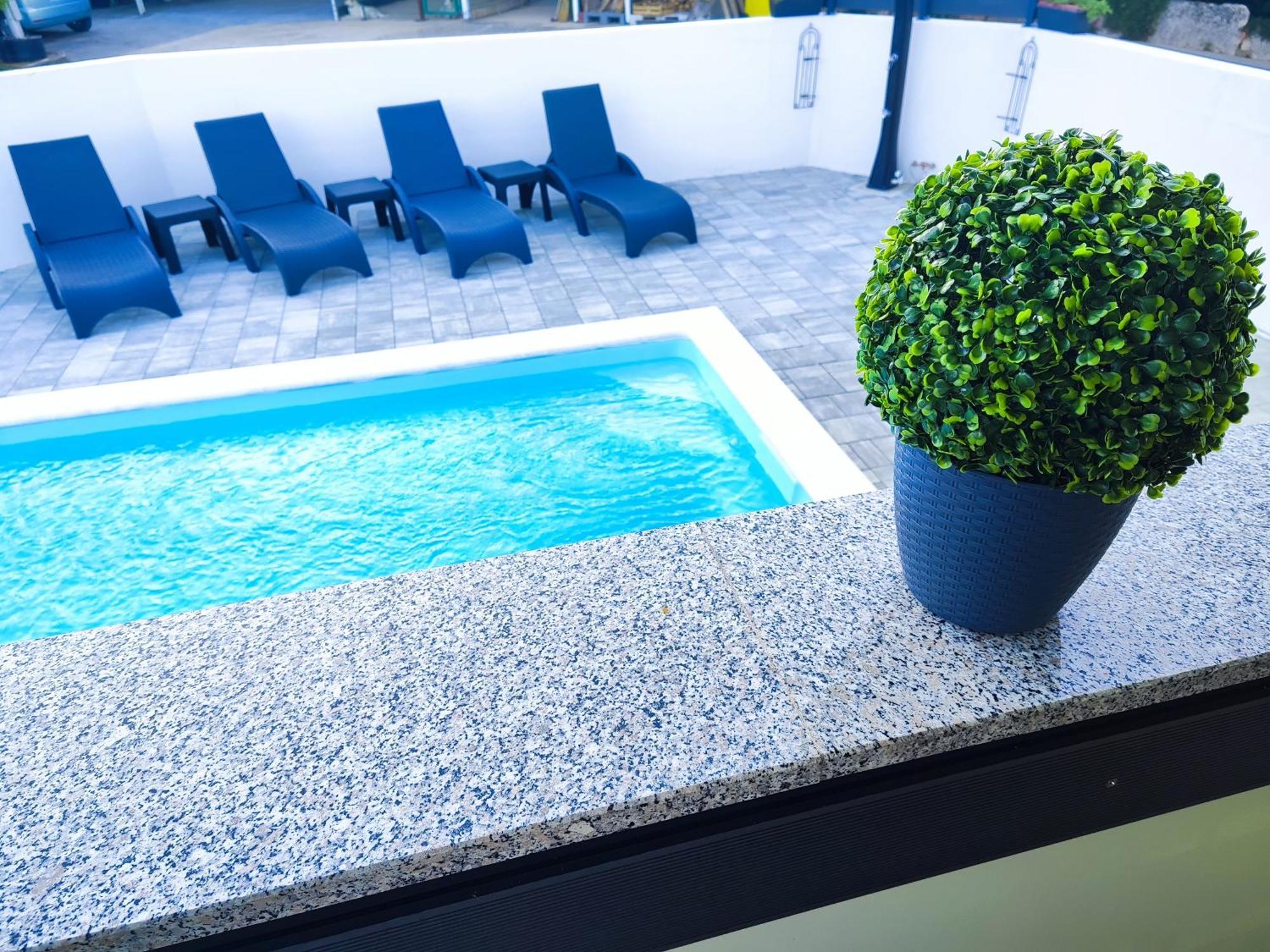 Flora Appartement *