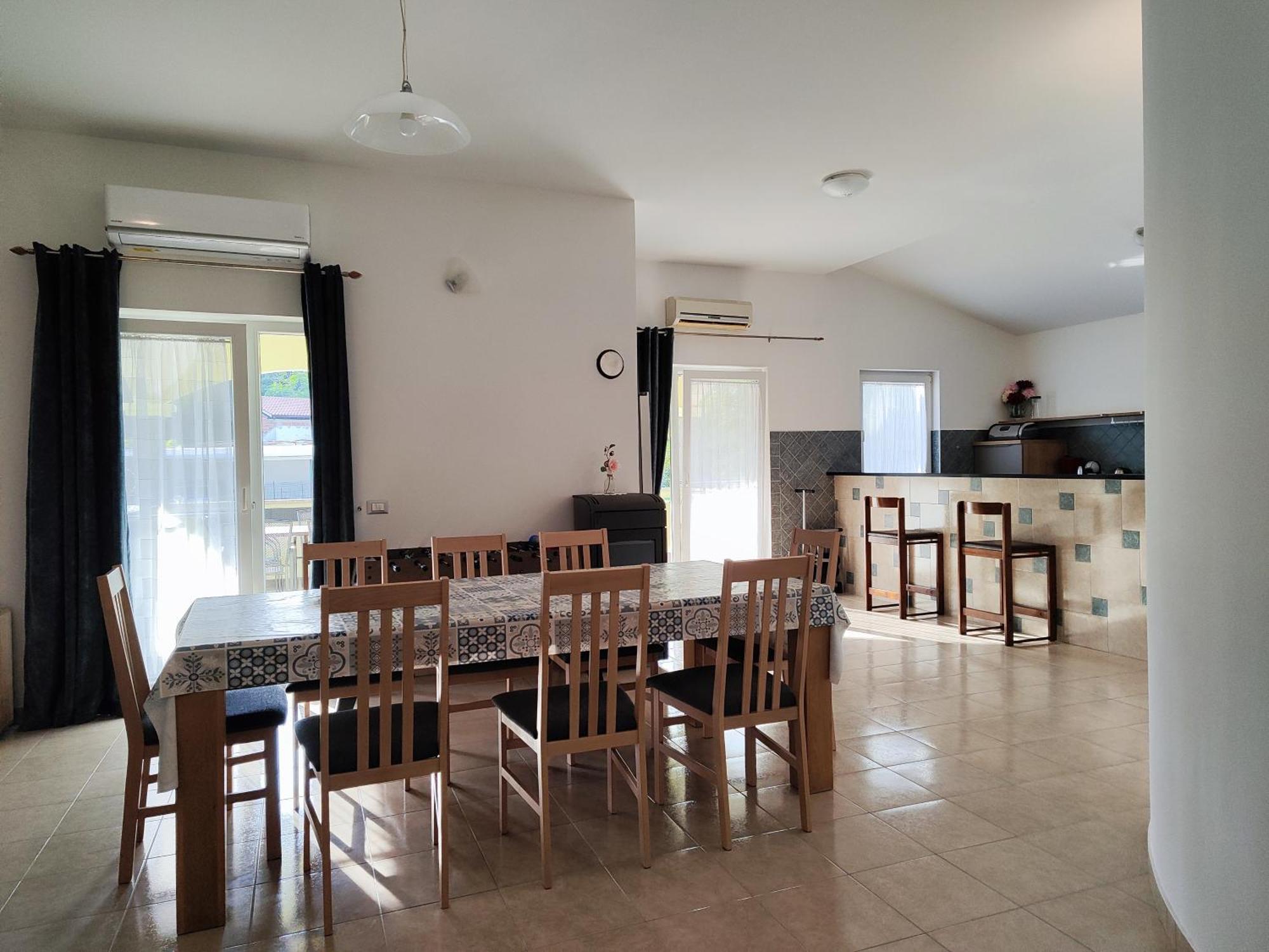 Apartman Flora *