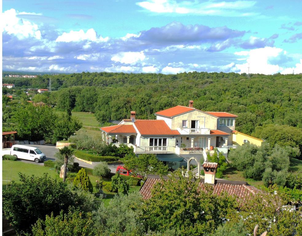 Flora Apartman