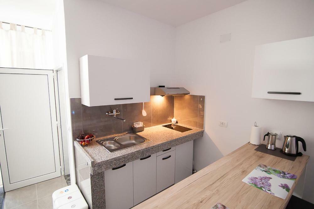 Flora Apartman *